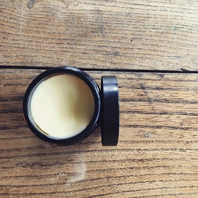 *SUPER BALM* 
For Hands, lips and body
Ingredients:
Beeswax
Shea butter
Coconut oil
Grape seed oil
Honey
Price:
£20 120ml
£12 60ml
P&P:
+ £3  2nd class postage 
Or +£5  1st class postage
(Royal Mail, UK only)
With limi