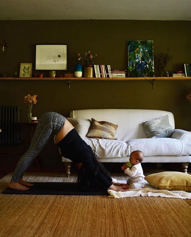 Prepping for our joint yoga sessions
#yogaeverydamnday 
#mumandbaby 
#mumandbabyyoga 
#postnatalyoga 
#onlineyoga 
#igliveyoga 
#homeyogapractice
Photos @therichbrothers