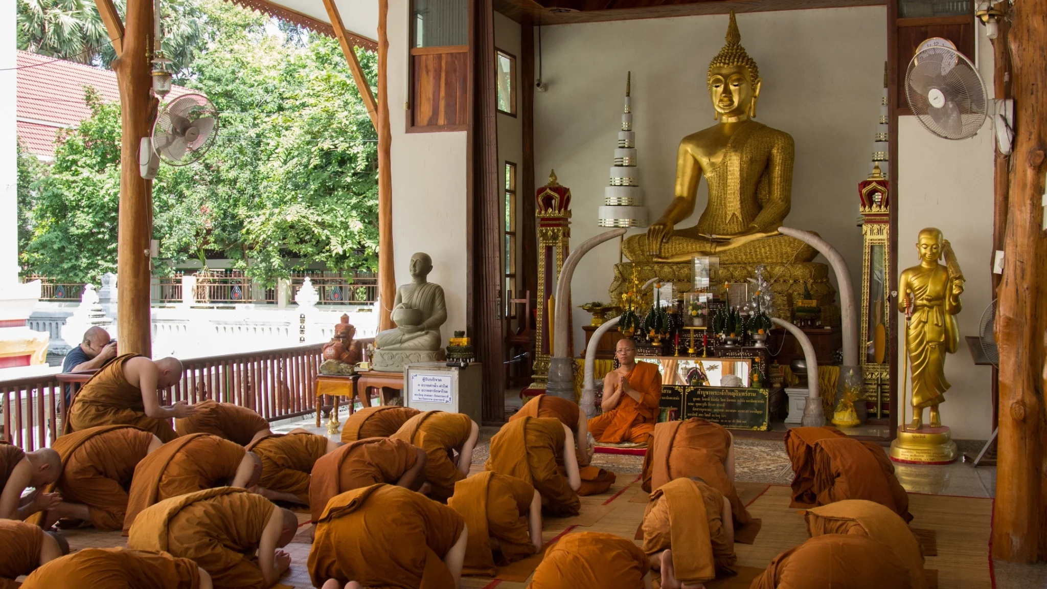 Phra Sri Ratanobon (Jaokana Ampher, Wat Warintararam)