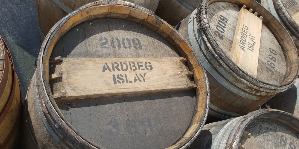 Experimental_Whisky_ardbeg-barrels-the-three-drinkers.jpg