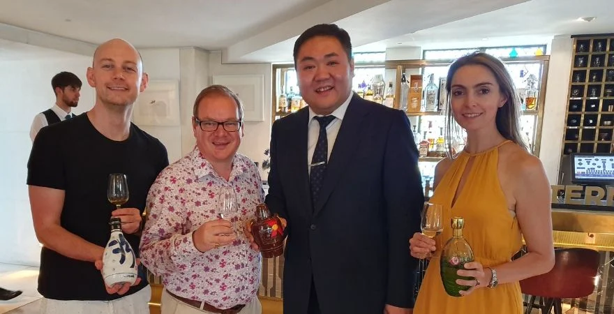 baijiu fenjiu the three drinkers.jpg