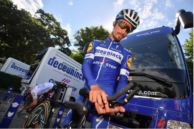 Il Ne Faut Pas Courir Deux Lievres a la Fois