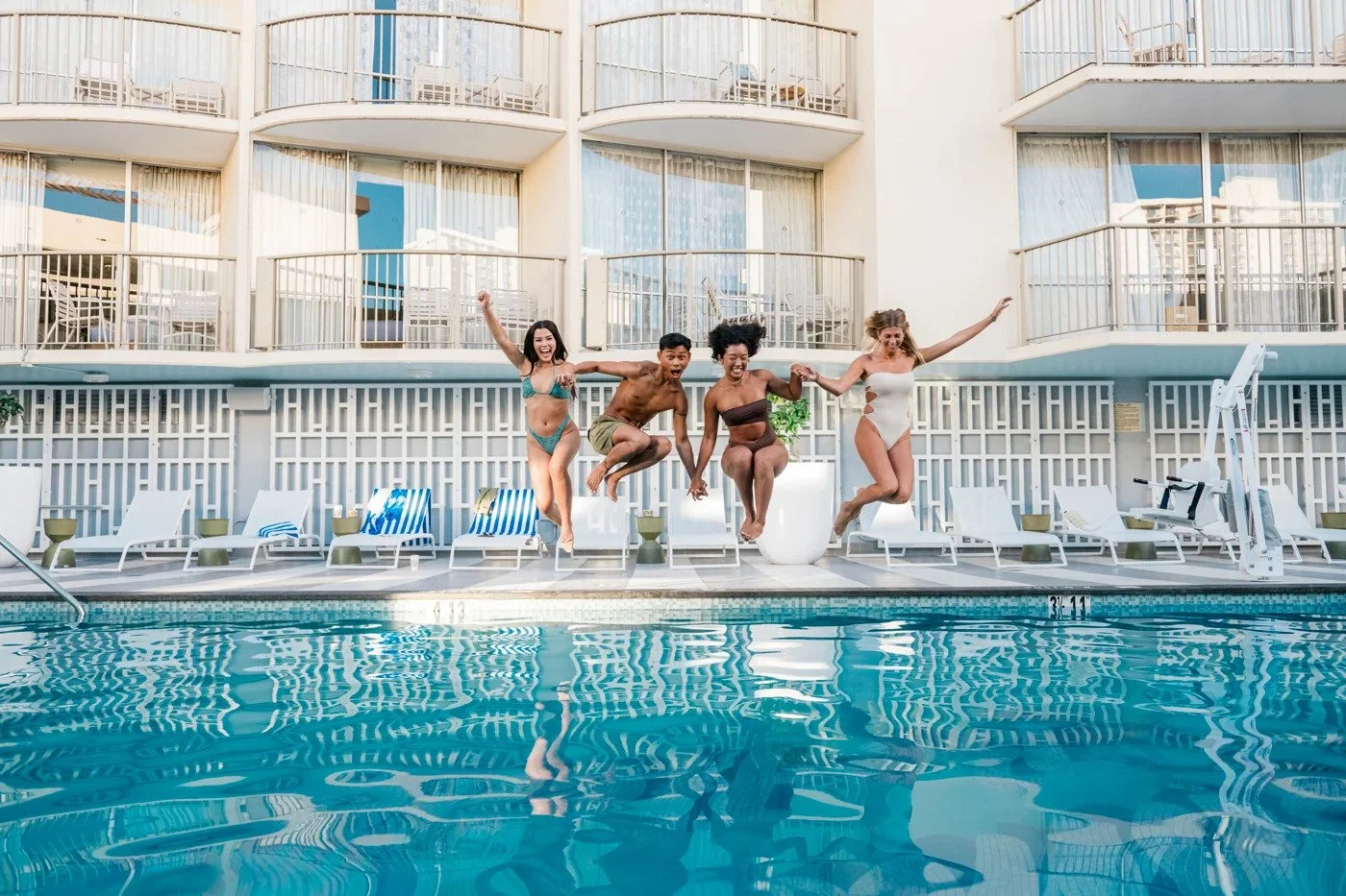 ohana-waikiki-east-pool-lifestyle-2.jpg
