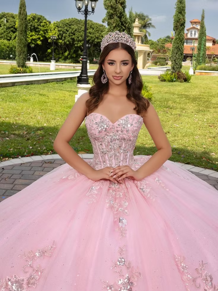 TENDENCIA DE VESTIDOS PARA QUINCEAÑERAS AÑO 2026