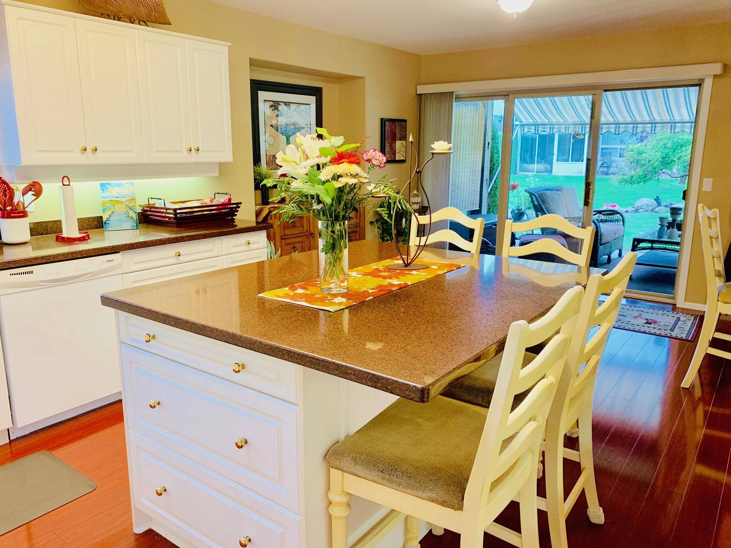 323-2330 Butt Kitchen view to patio.JPG