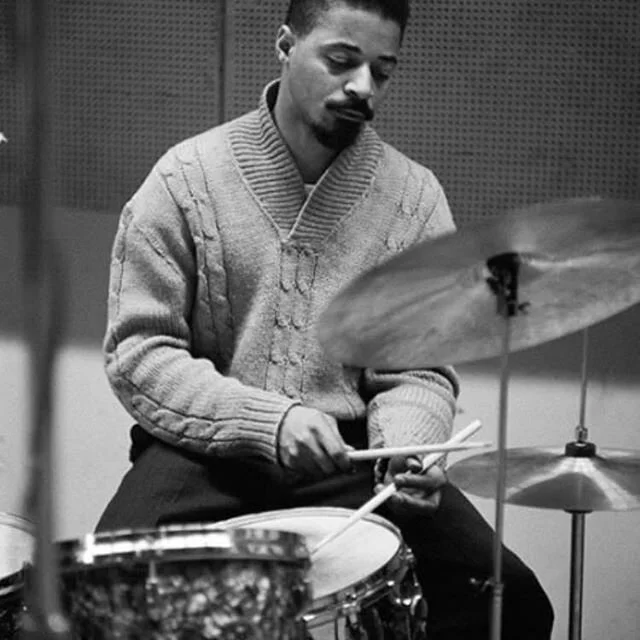 I am so sorry to learn that the wonderful drummer Jimmy Cobb has left us... Another sad day for the musical community. ❤️