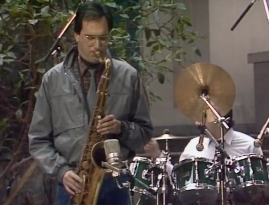 I am so grateful that after 41 years of playing drums, and 35 of searching, I have finally found the unicorn drumset. A Yamaha 9000 Recording Custom in Jade Green originally manufactured in 1983.
I was so inspired by watch the great Peter Erskine pla