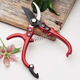 small bypass pruner.jpg