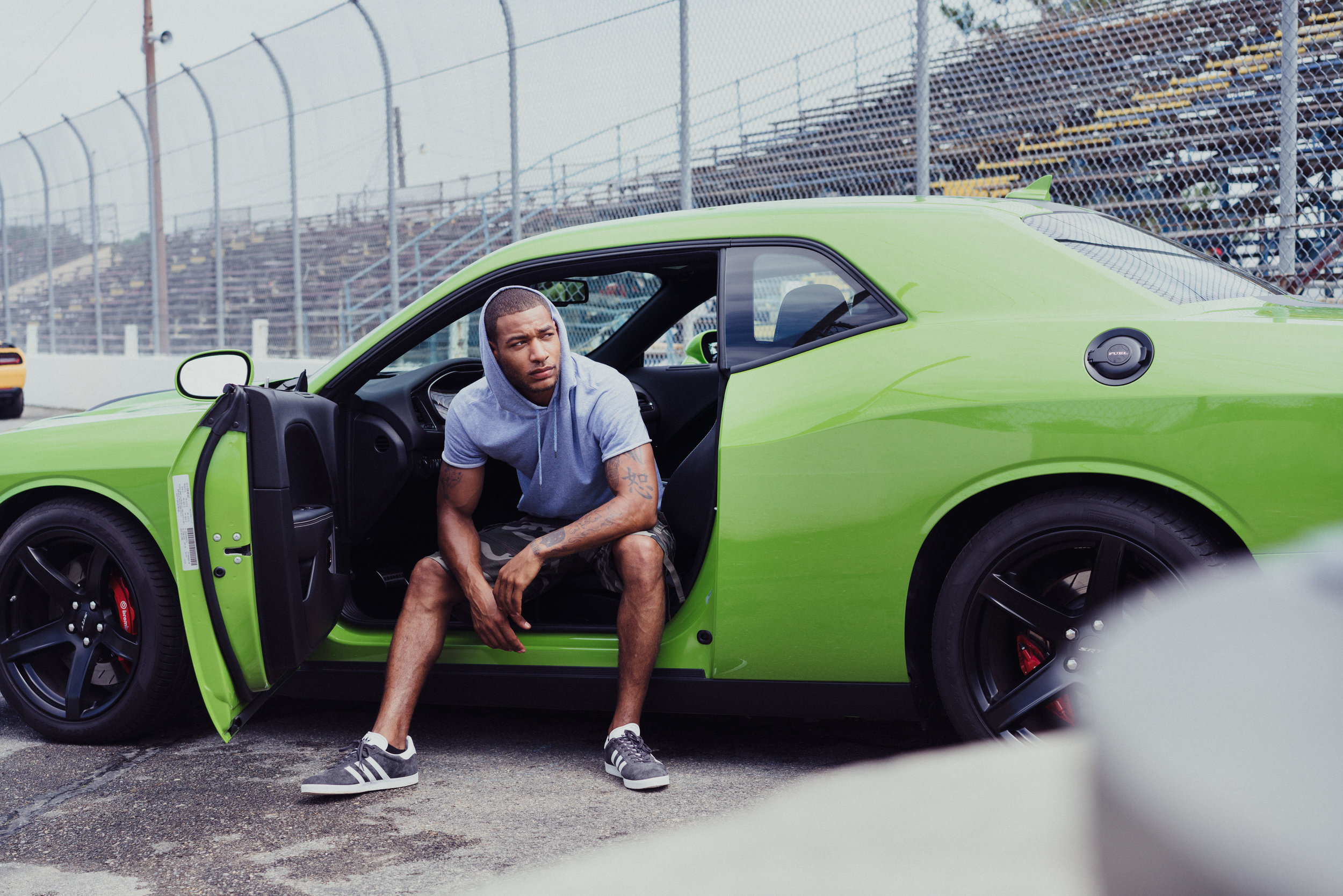 Veon sitting hoodie green _CHALLENGER_SRT_HELLCAT_GREEN_EXTERIOR_DSC9684.jpg