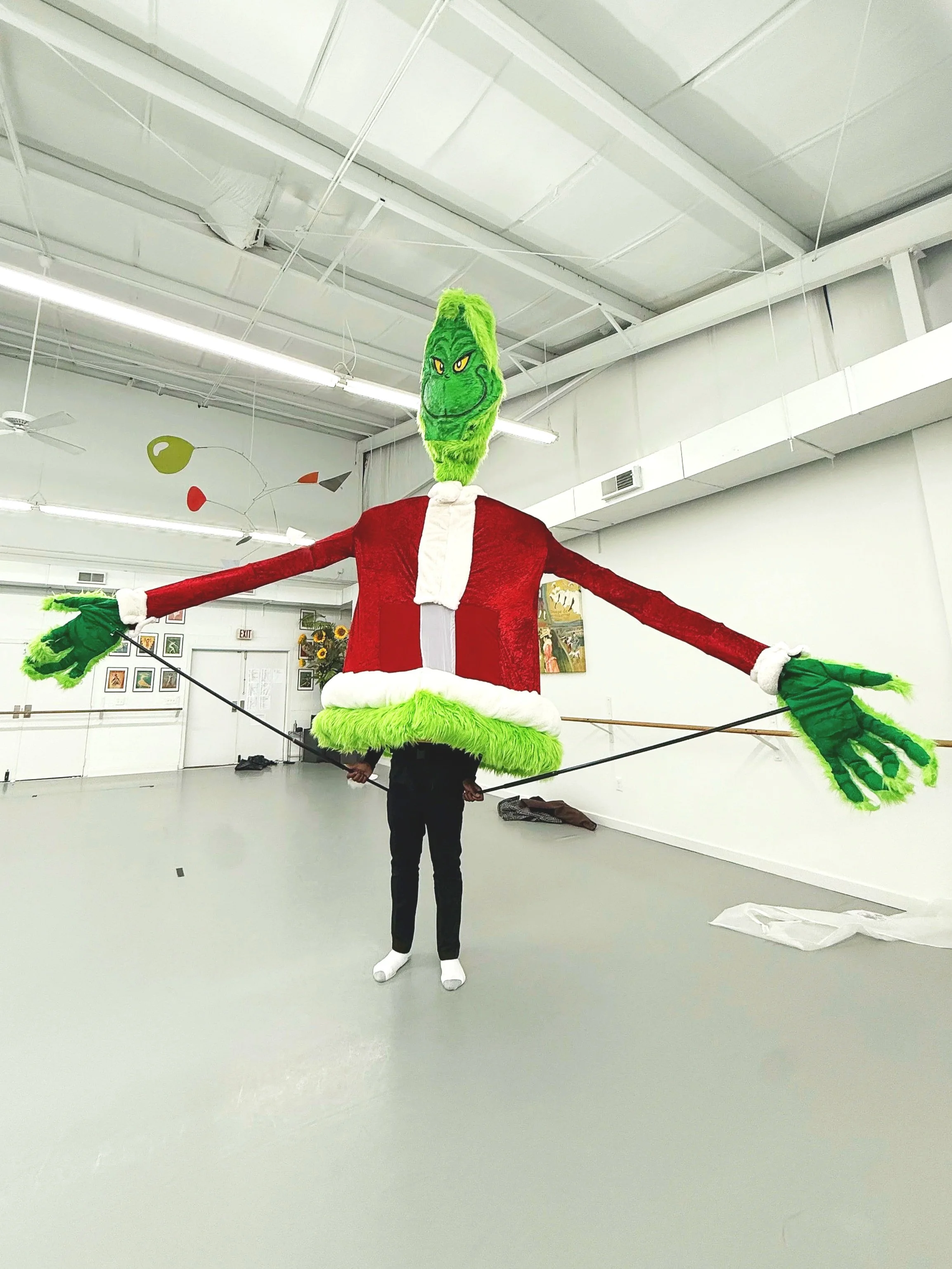 Russell tests the arm span.