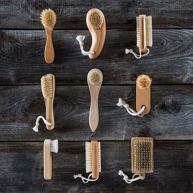 Dry Brushing 101 
Imagine a simple routine that only takes minutes, has health benefits, makes your skin glow and is cost effective! ✨

Our skin is considered an organ, and as such, it&rsquo;s the largest organ of the human body! 🙌
-
-
One-third of 