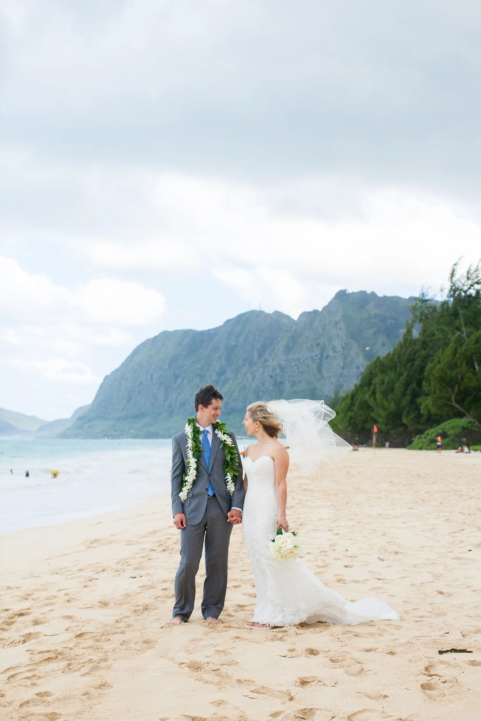 Waimanalo elopement Hawaii.jpg