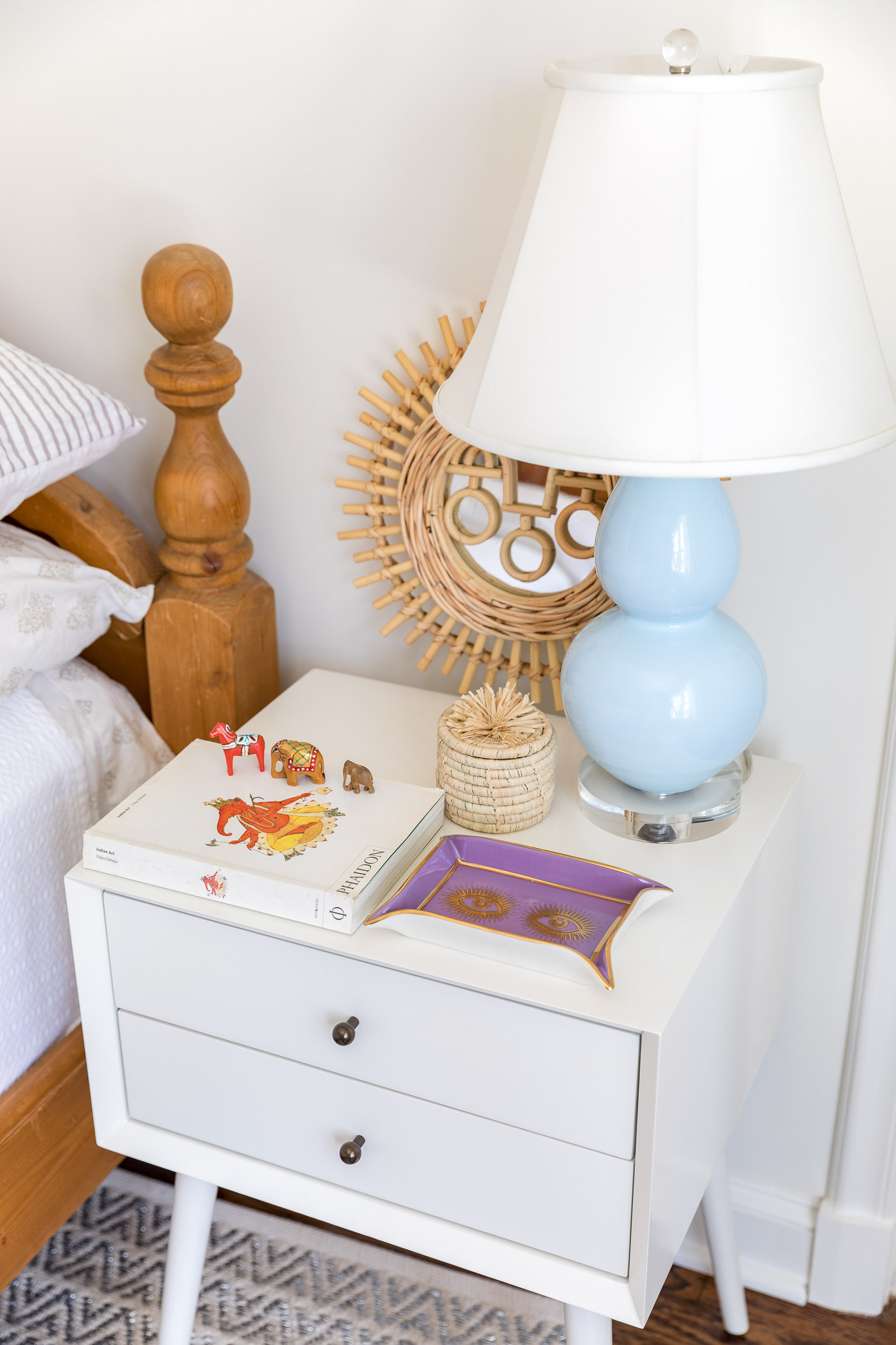 end-table-decor-bedroom