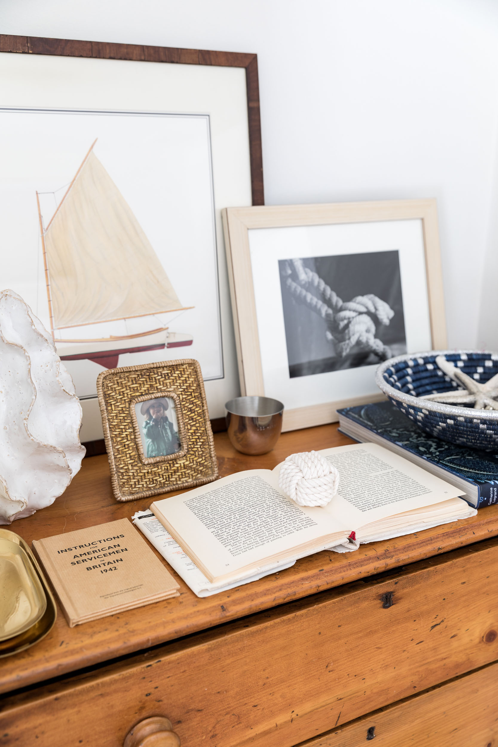 dresser-top-decor-bedroom