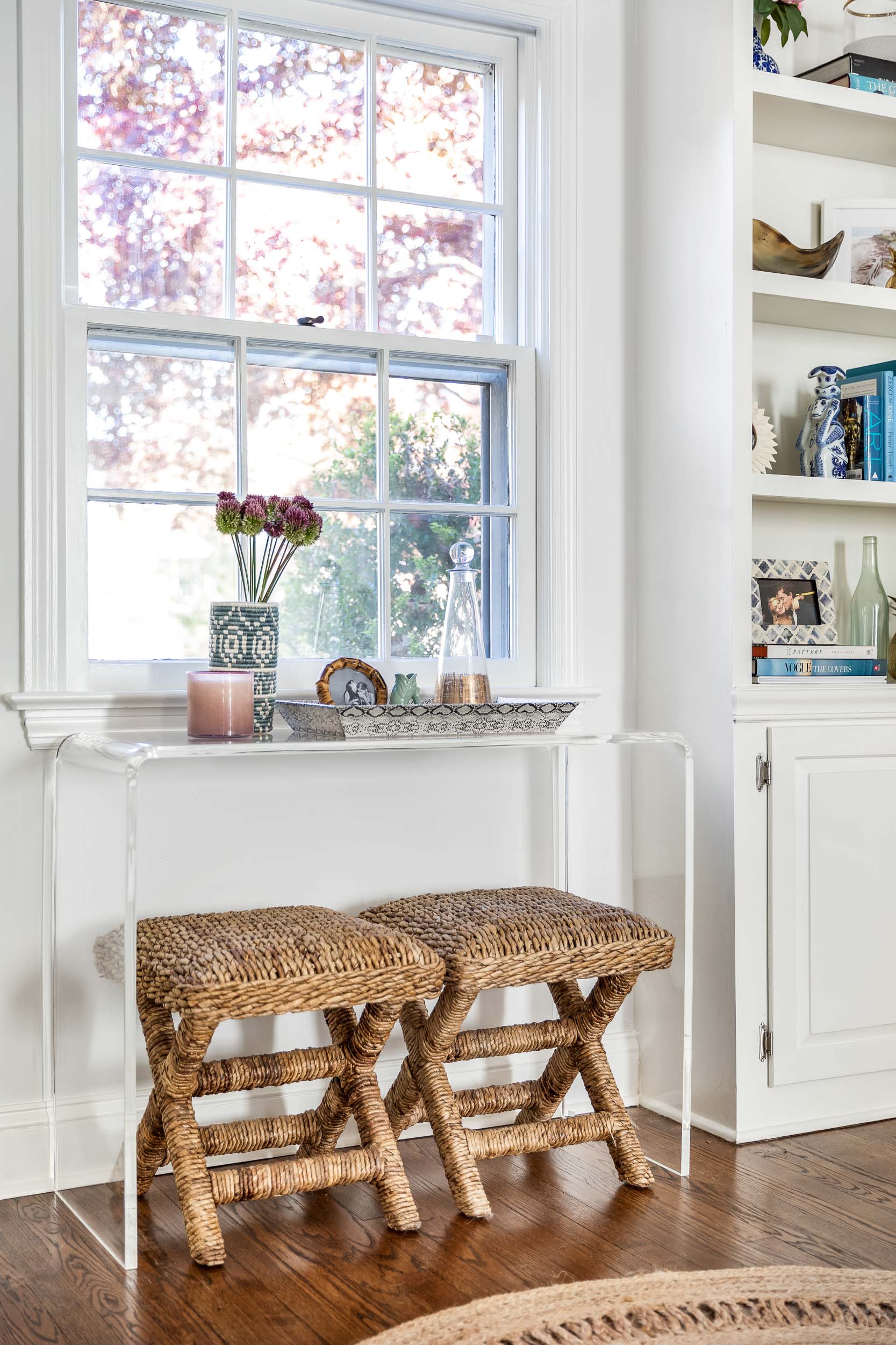 wicker-stools-living-room-nook