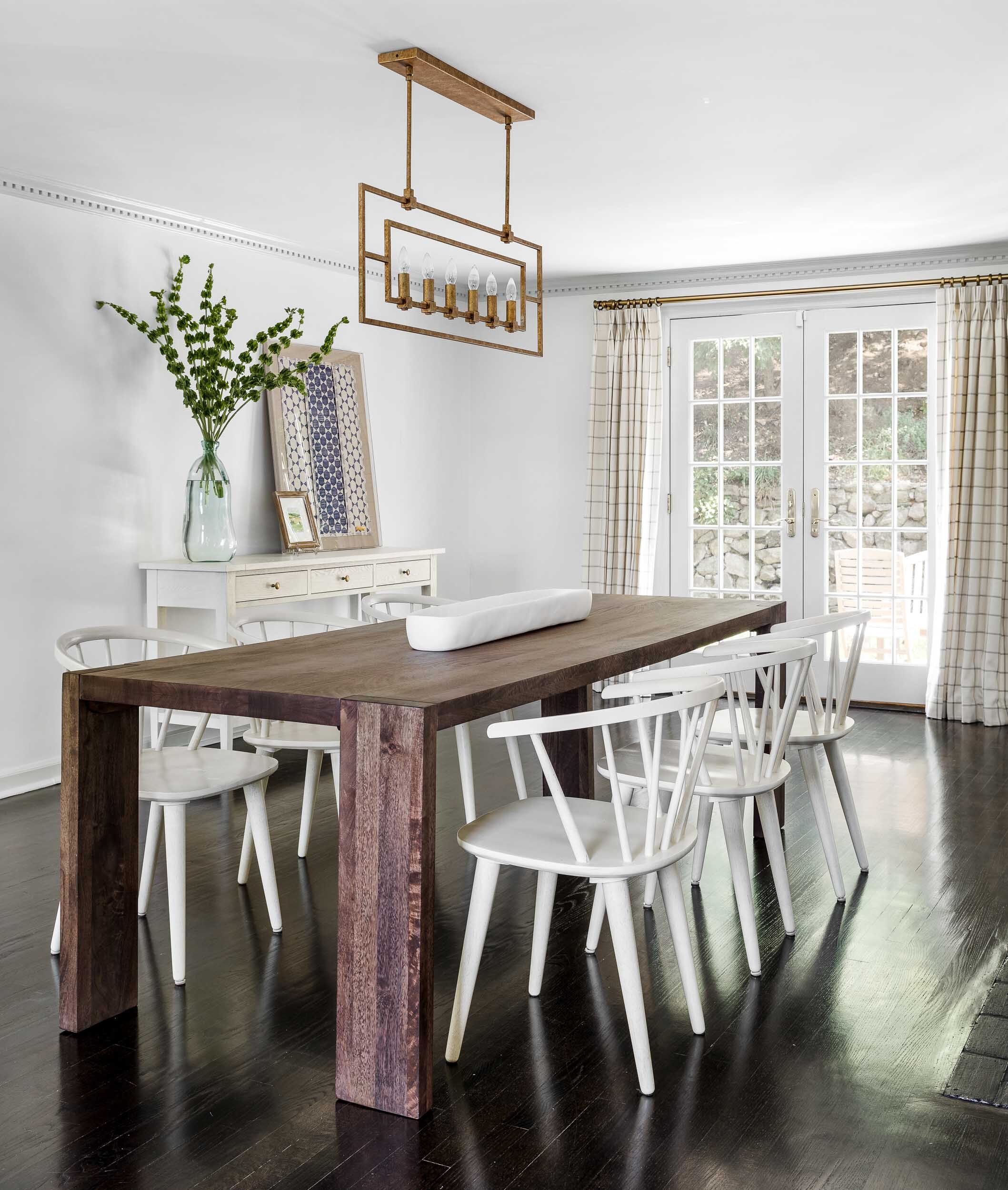 brass-dining-room-light-fixture-wood-table