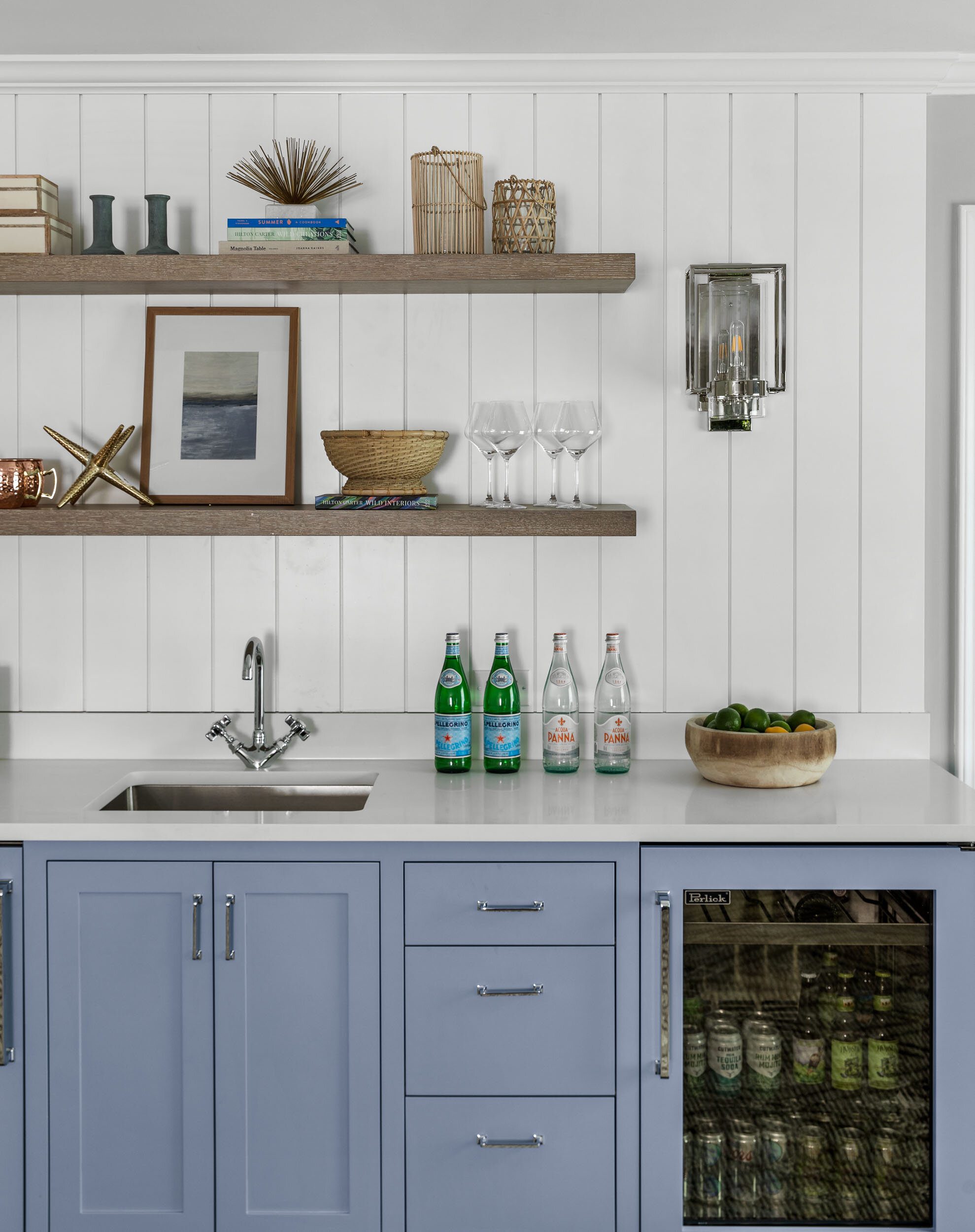 wet-bar-shelf-decor