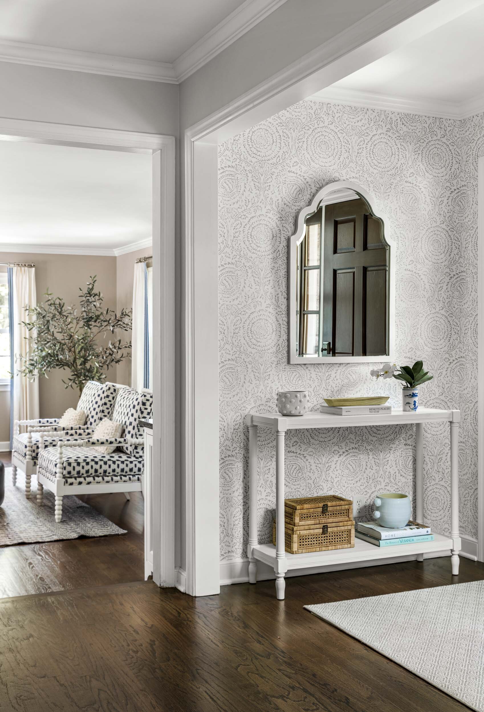 entry-way-vanity-decor-upholstered-living-room-chairs