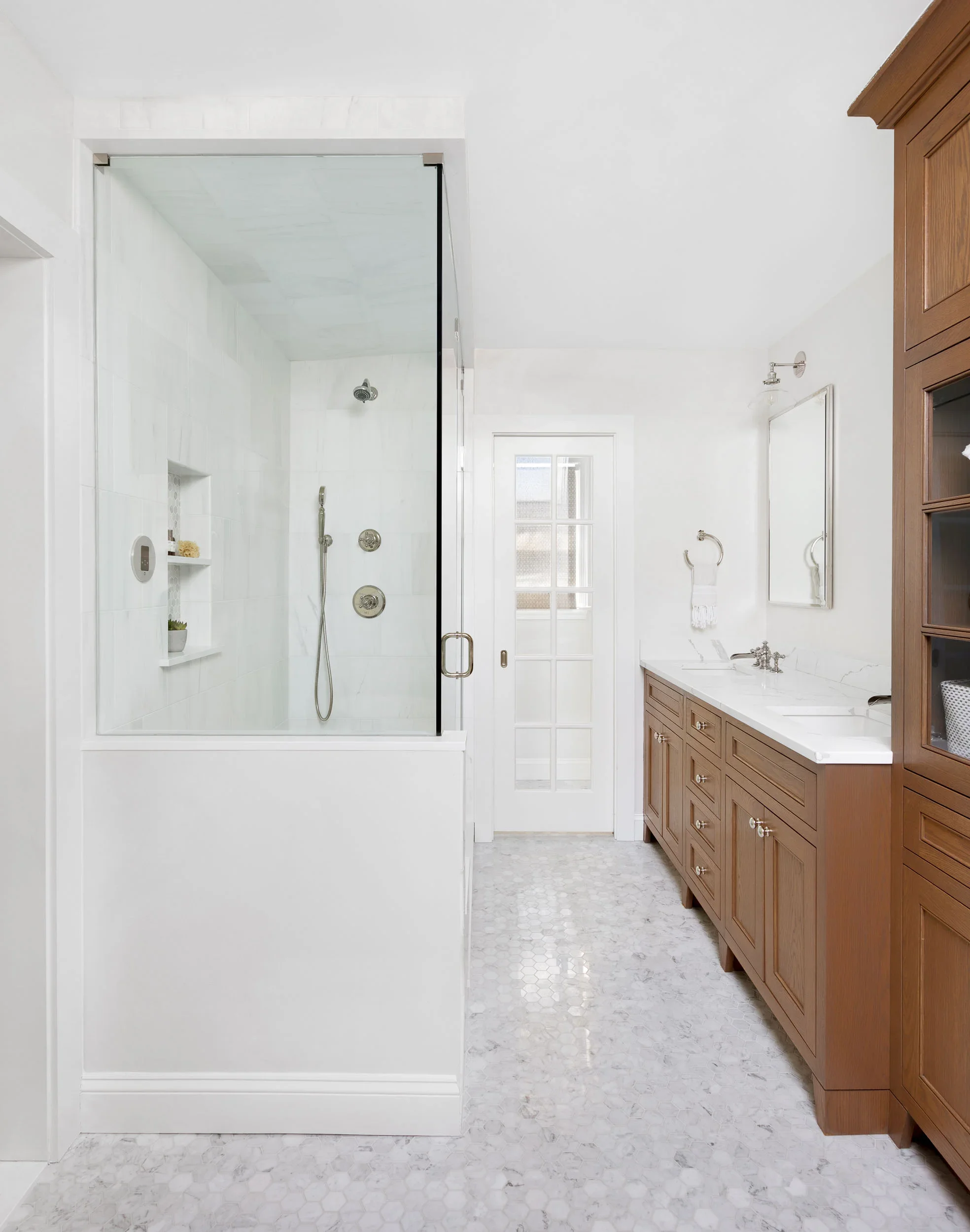 parker+and+parker+design-interior+design+photography-new+canaan+ct-master+bathroom-steam+shower+and+custom+vanity.webp