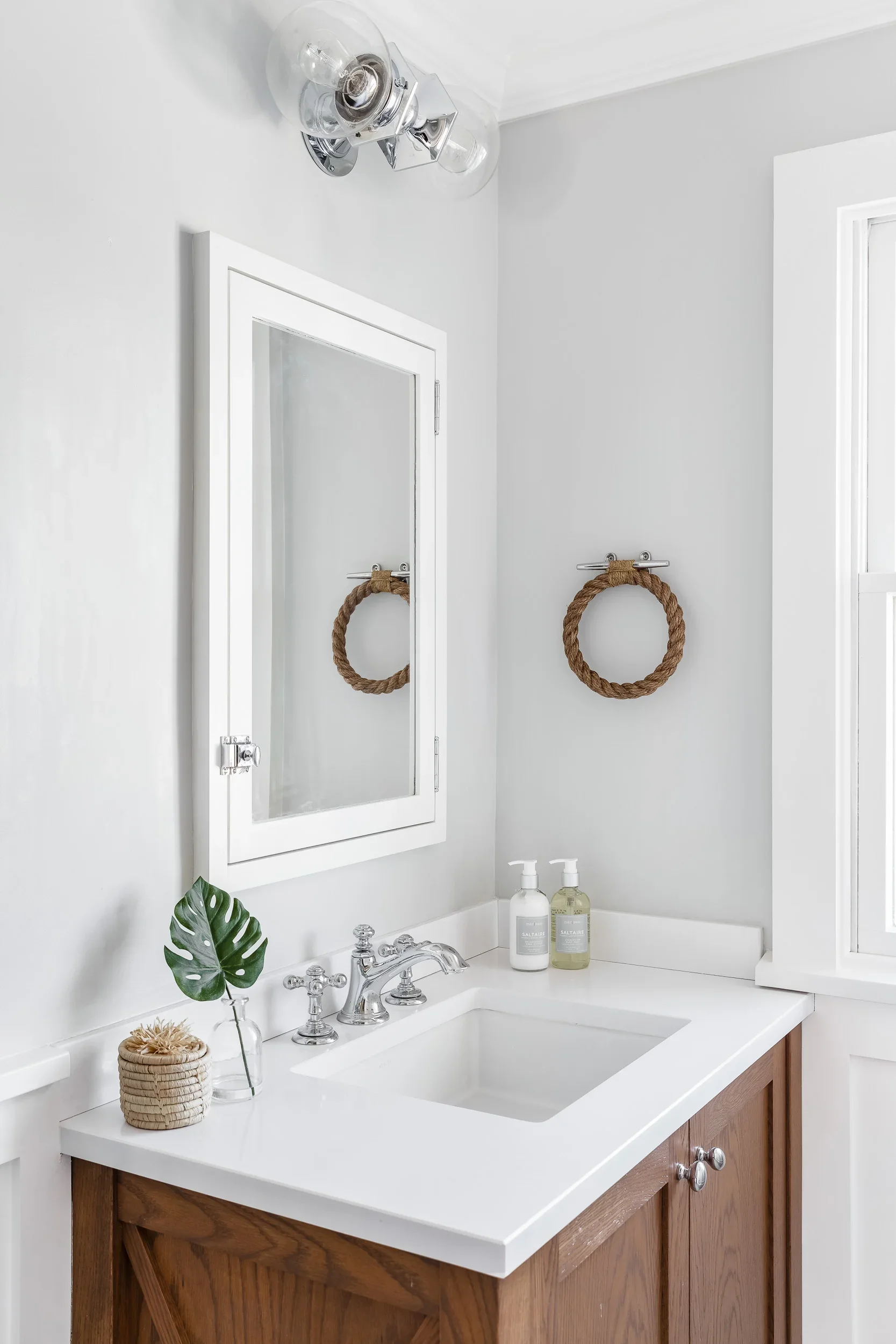 parker+and+parker+design-interior+design+photography-new+canaan+ct-white+and+grey+bathroom-custom+oak+vanity.webp