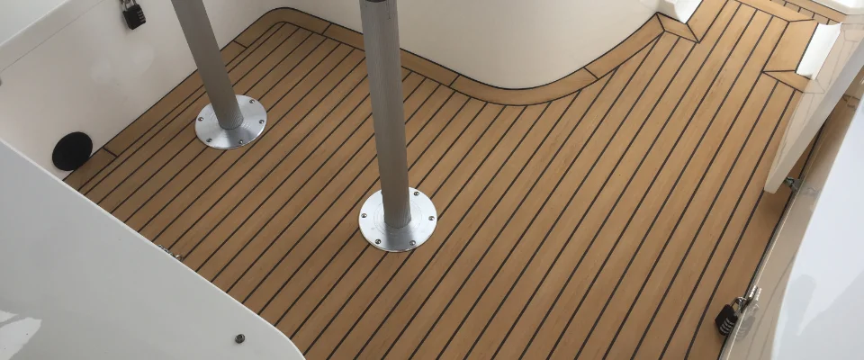 Broom 425 2G decks flexiteek .jpg
