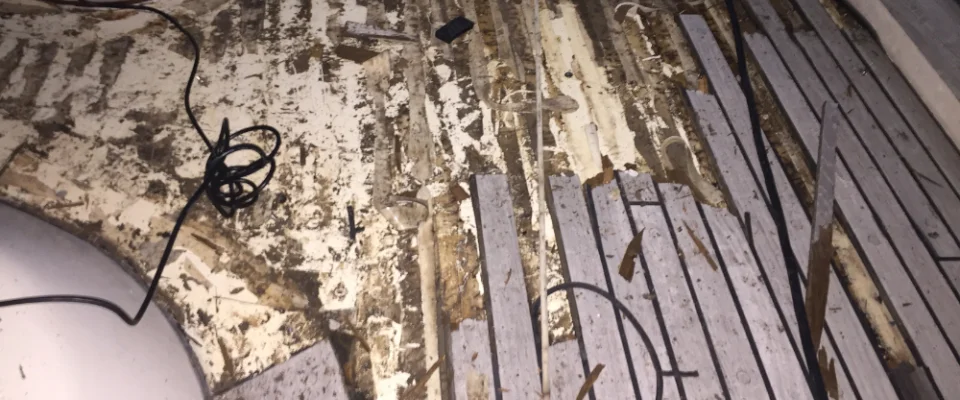 deck removal .jpg