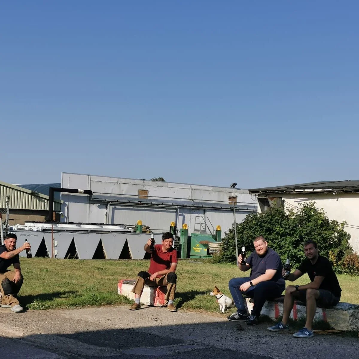 Beers all, have a cracking weekend 🍺 #rofixrestoration #flexiteek2g #fridaybeers #workinghard #marine #boats #work #greatweather #suffolk #norfolk #thelife