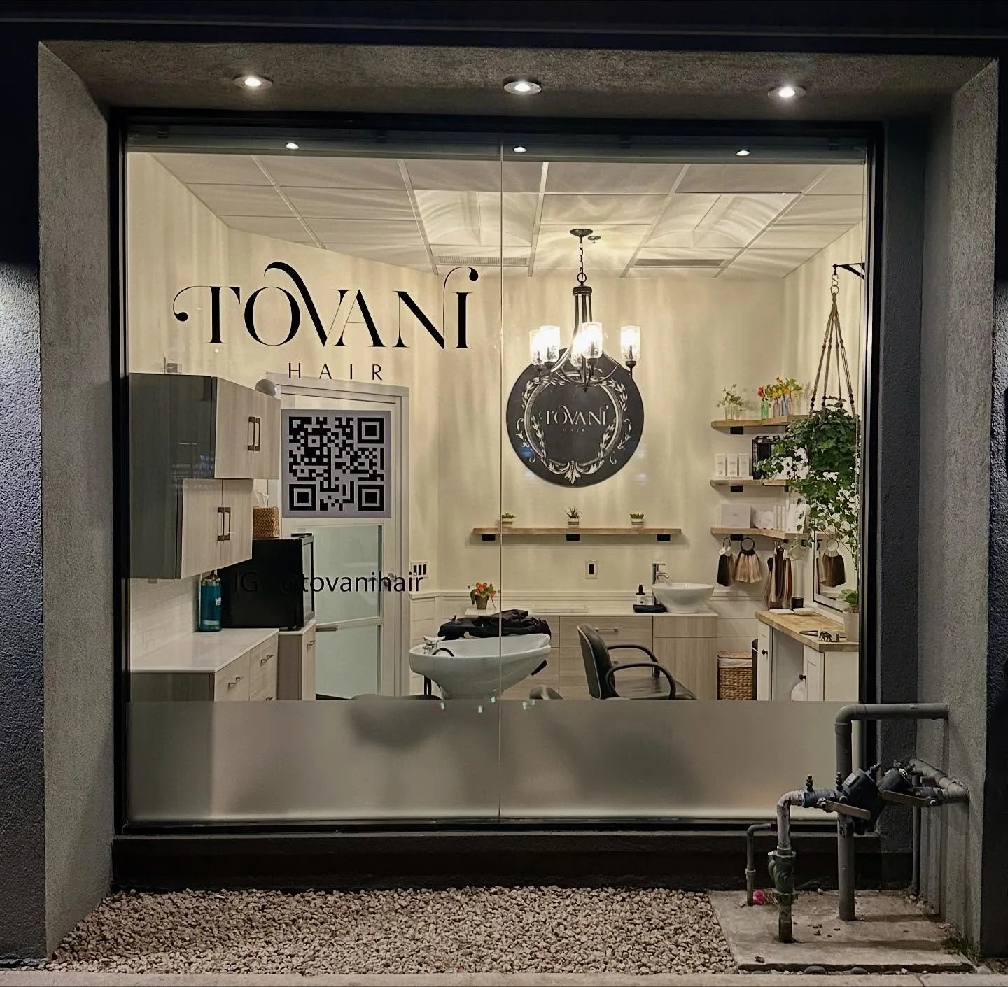Seat yourself in Luxury!
Book now! www.tovanihair.com @tovanihair @solasalonsoldtown