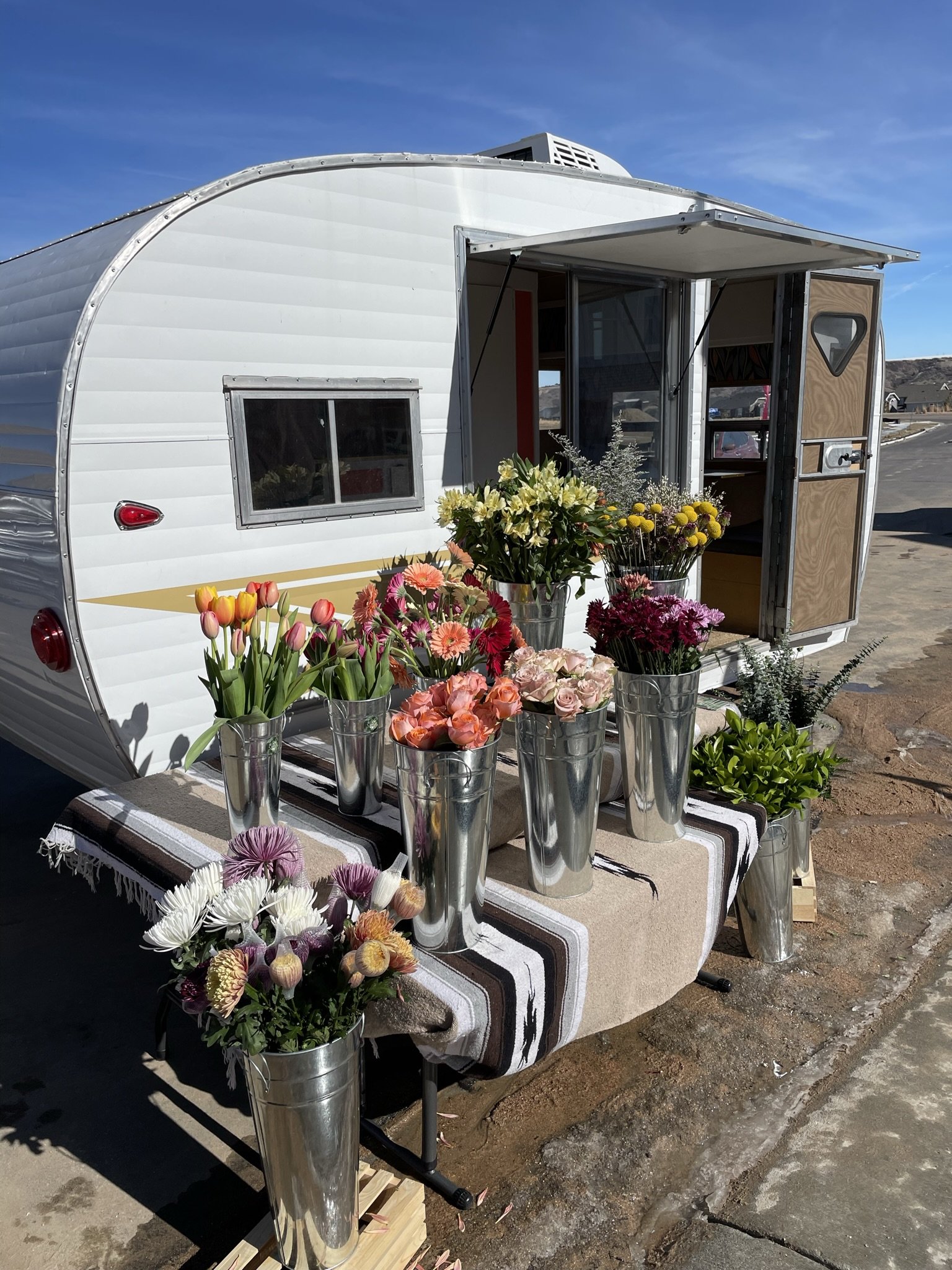 Build Mom A Bouquet!