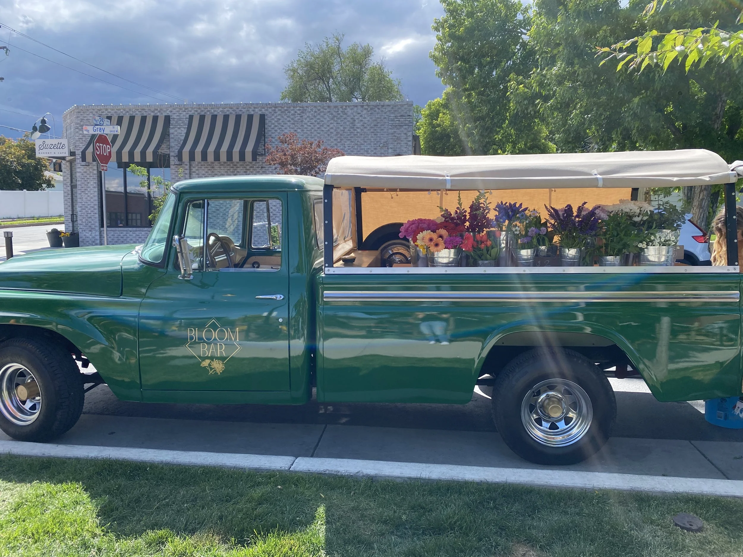 Beers &amp; Blooms at Edgewater Beer Garden