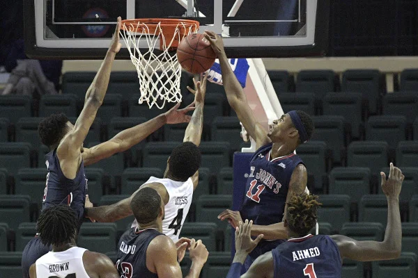 Defense for Johnnies Sends them to Sixth Win vs. UCF