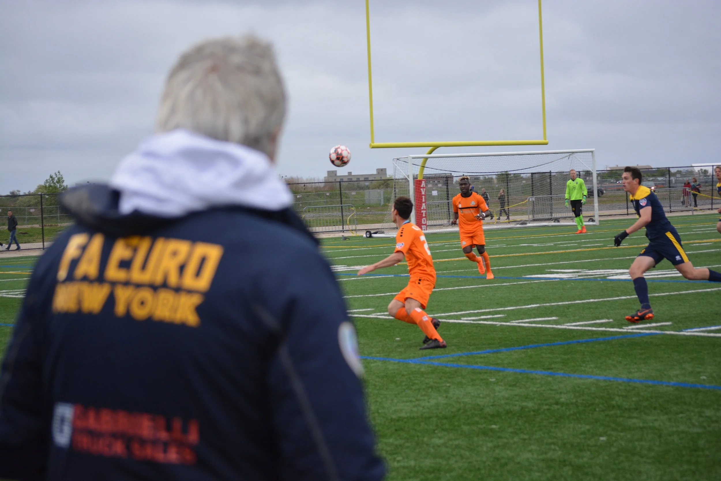 PDL Falls in de Matthaeis's Debut