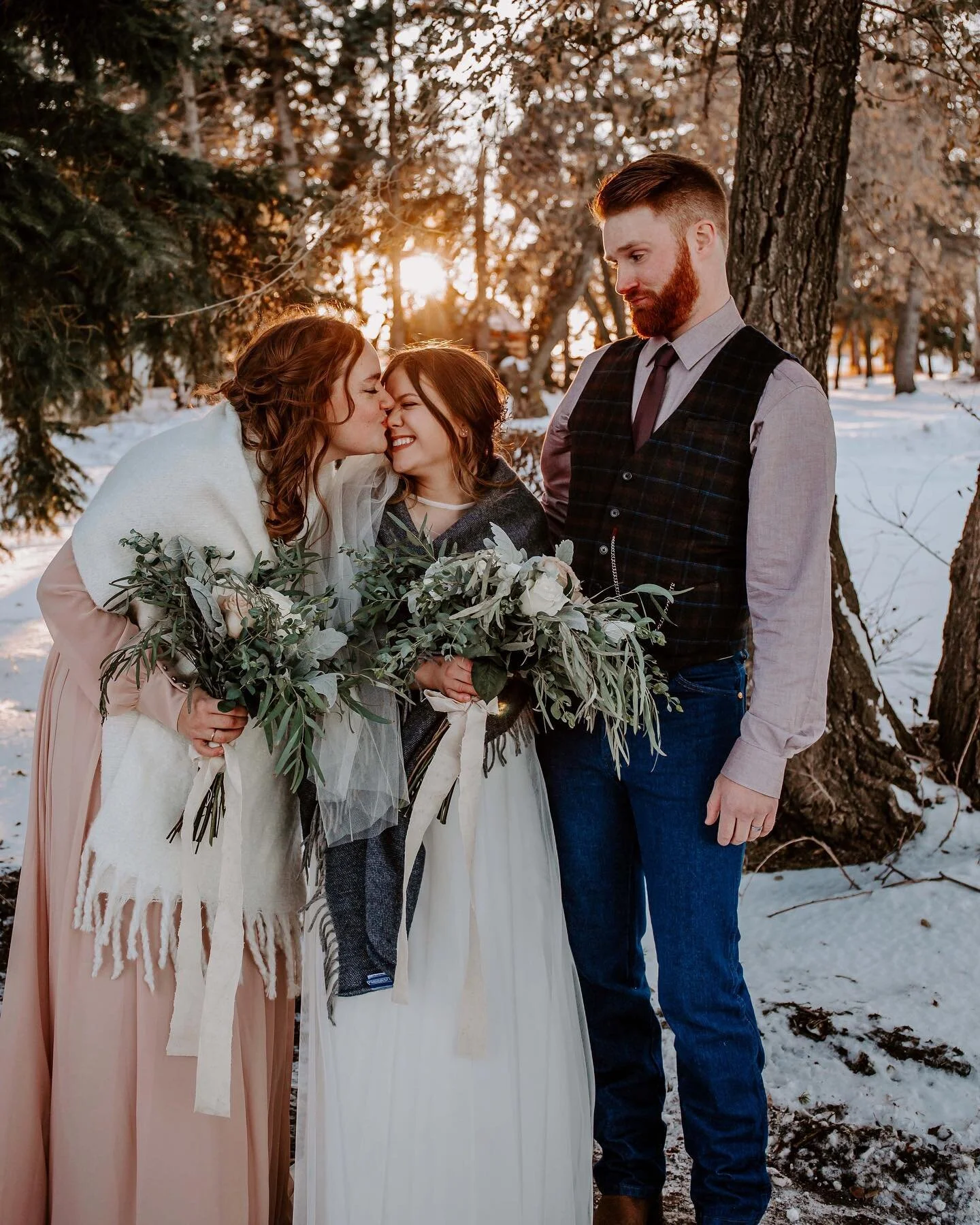 &lsquo;Tis almost time for winter weddings, fa la la la la la la la la!

Got a few fun announcements for my availability for lifestyle sessions throughout the winter :) coming later this week!