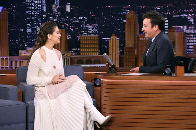 hailee-steinfeld-fallon-2019-billboard-1548.jpg