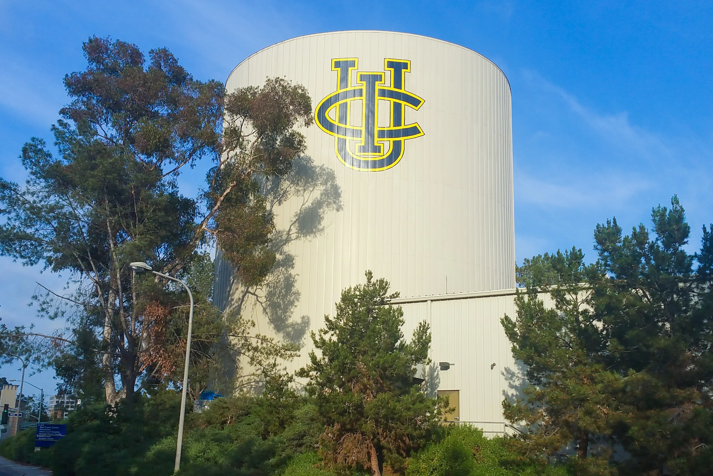 UC IRVINE HAND PAINTED TANK GRAPHIC