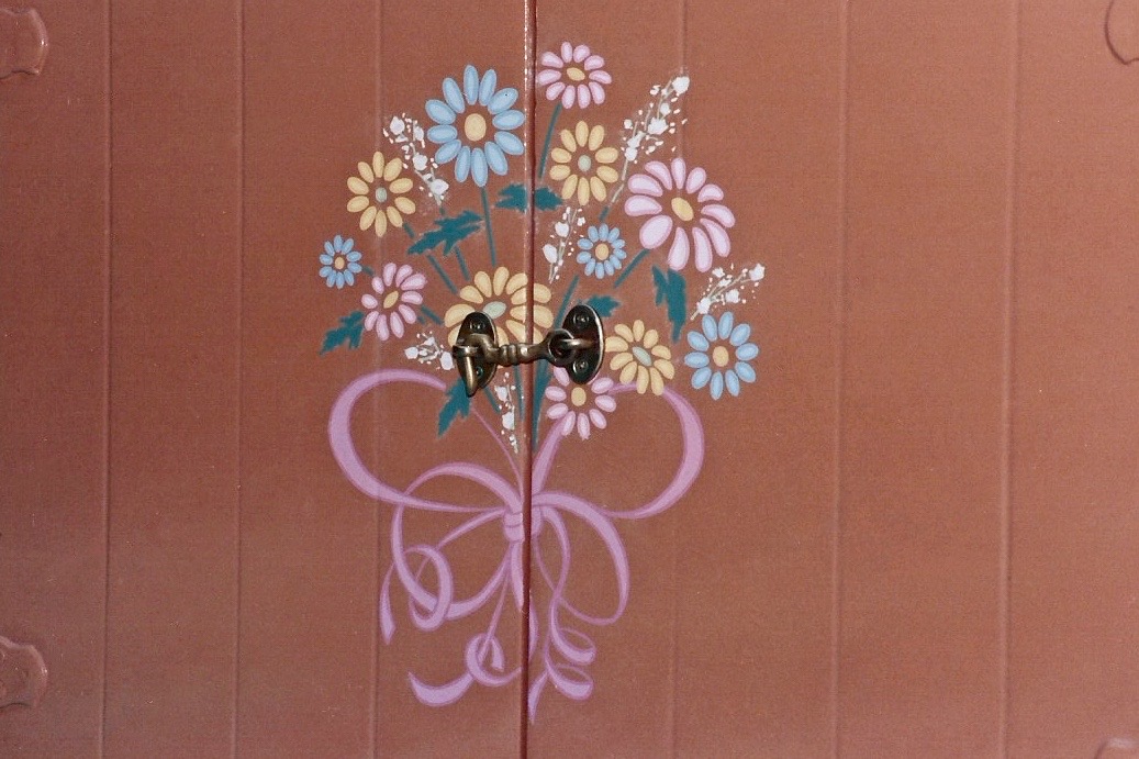 Hand painted Daisy Storybook Land boat graphics detail