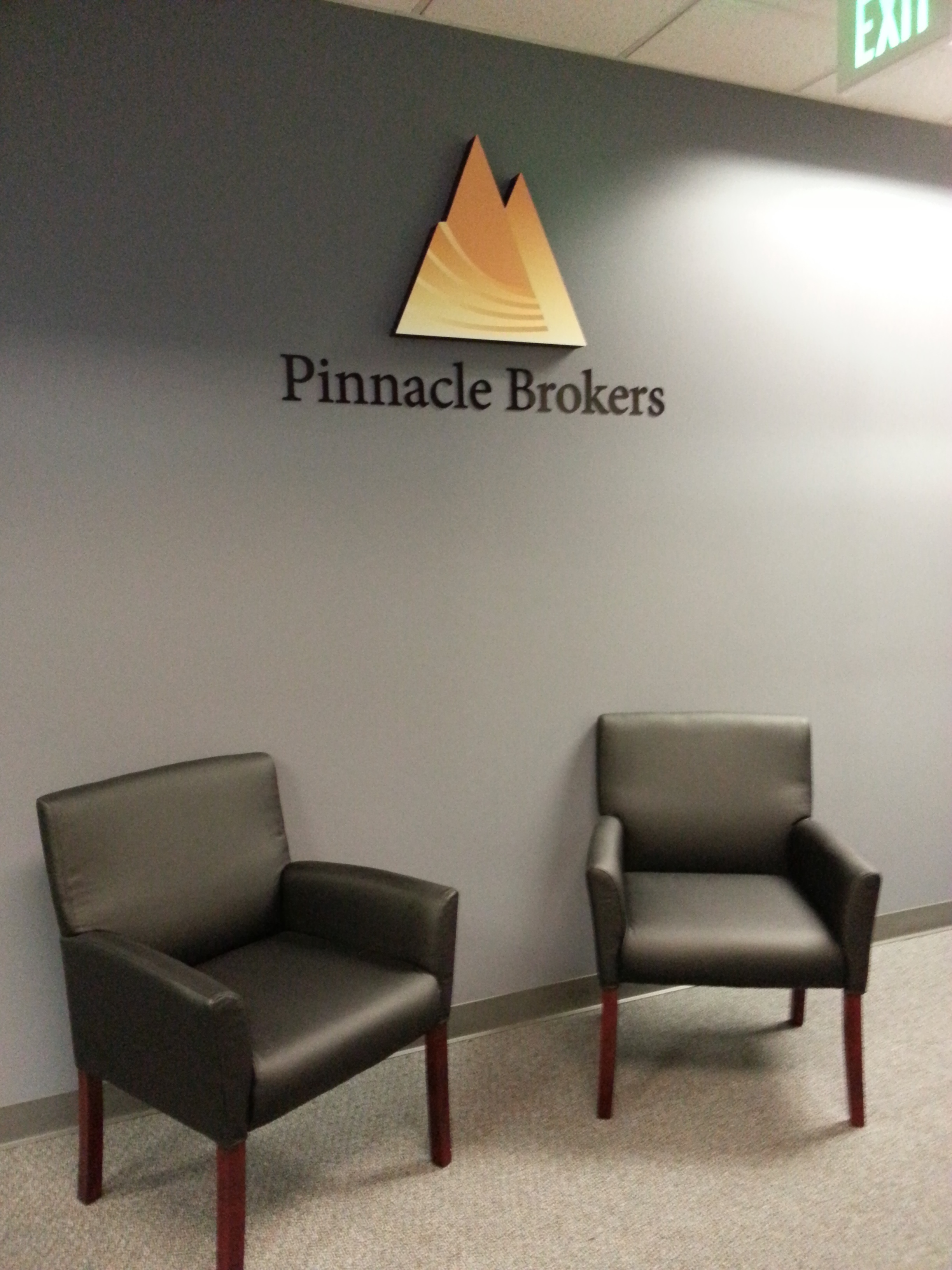 Pinnacle Brokers dimensional lobby logo