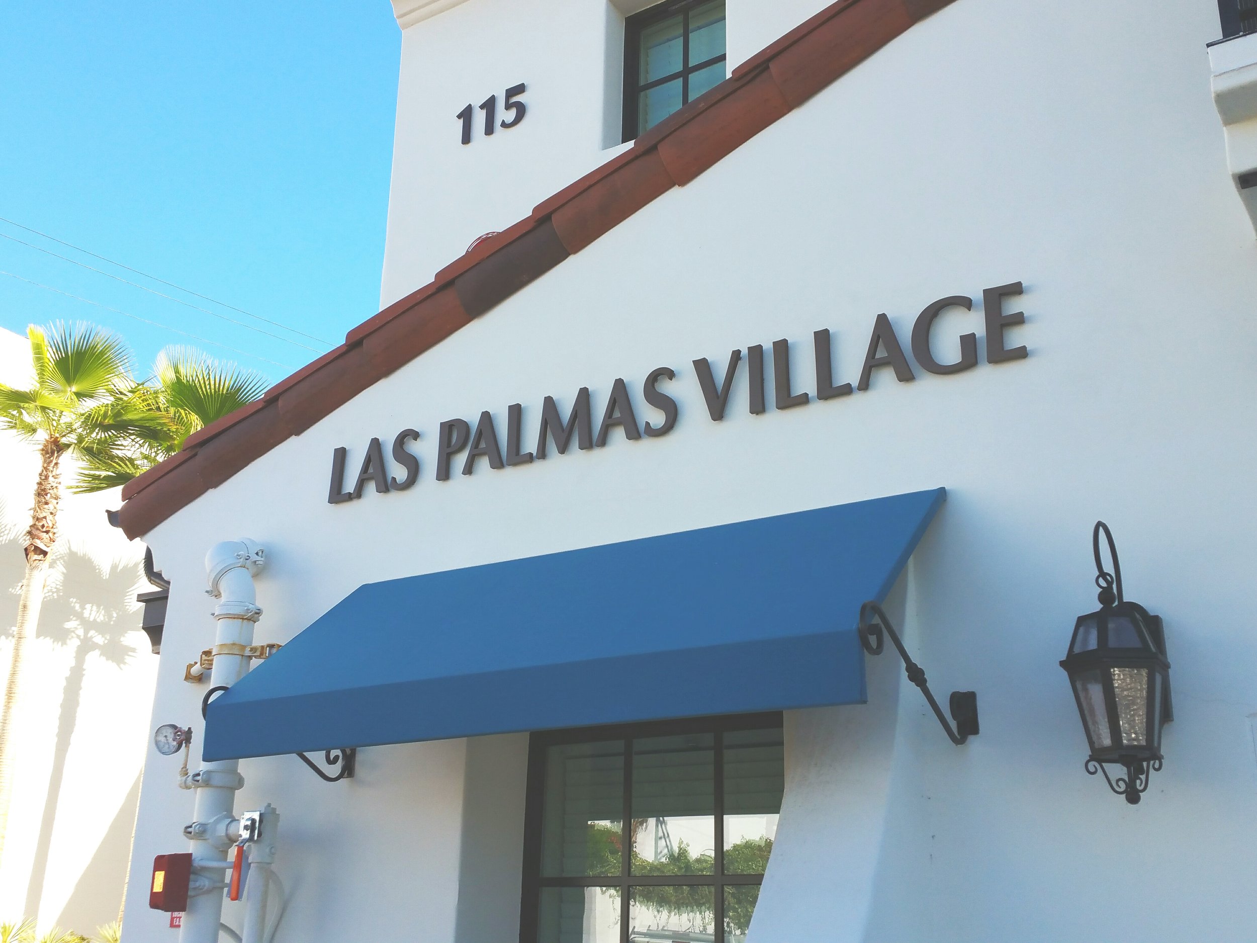 Las Palmas Village dimensional metal letters