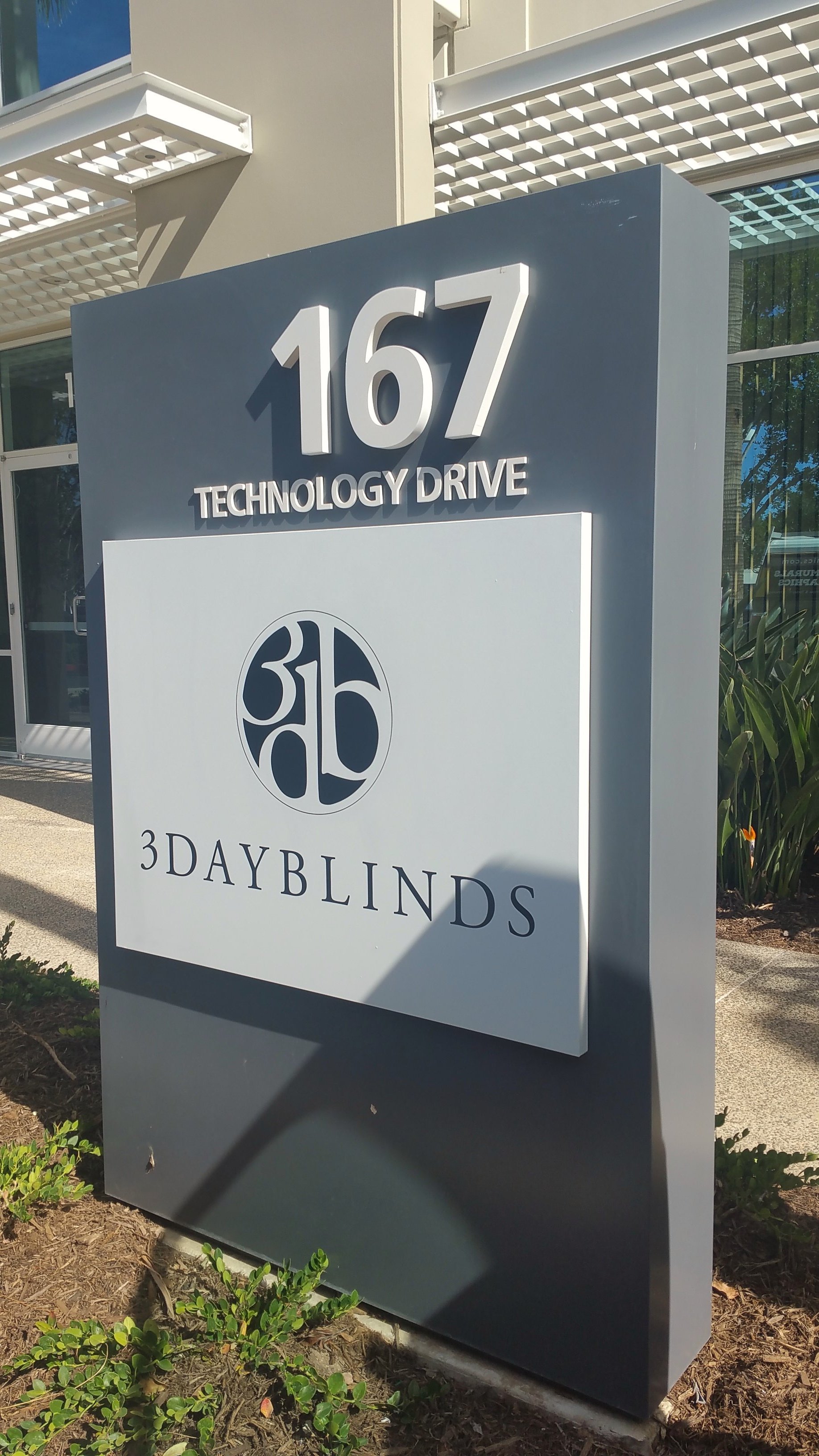 3 Day Blinds monument sign