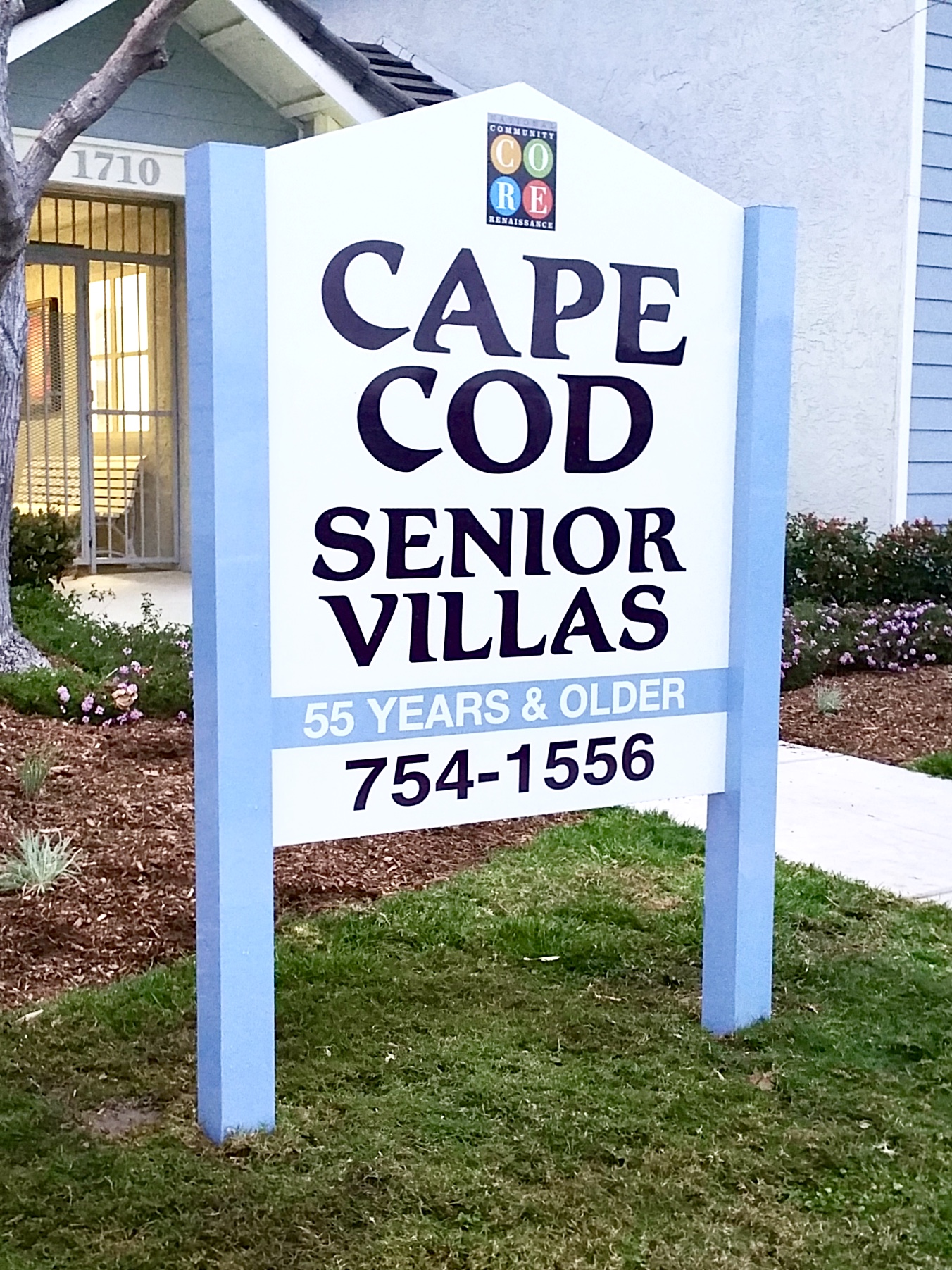 Cape Cod post & panel sign