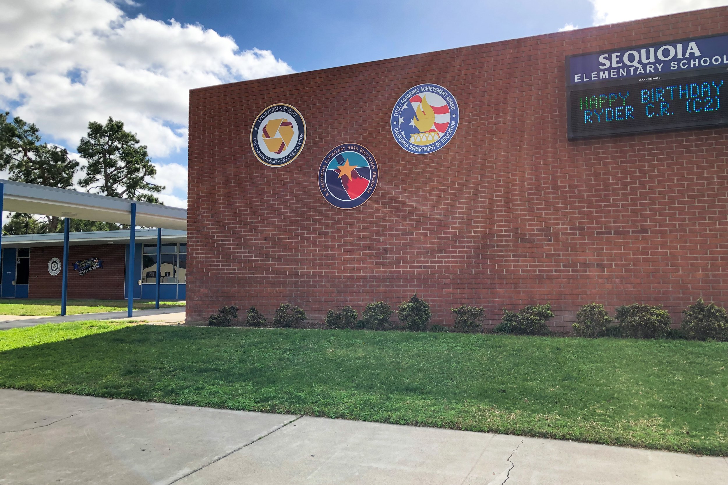 SCHOOL AWARD SIGNS & PLAQUES — Big City Signs Graphics