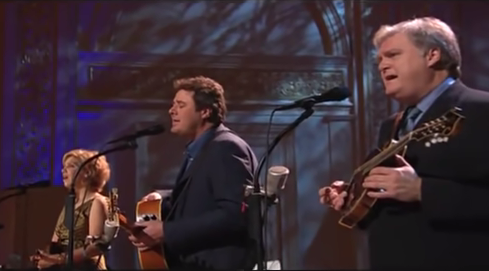 Video (live)  - Vince Gill, Alison Krauss, Ricky Skaggs – Go Rest High On That Mountain (Live)