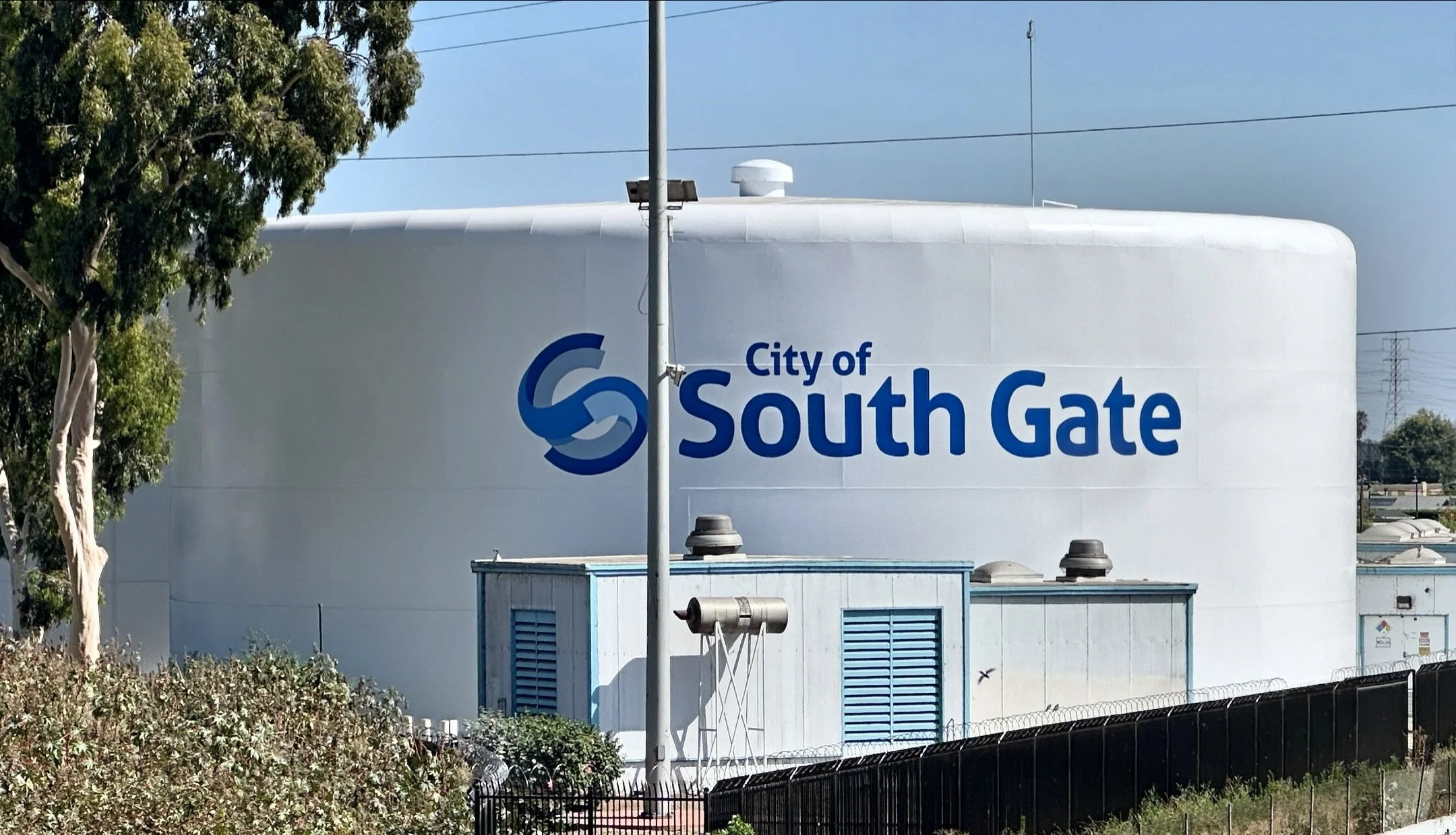 RECENT WORK: CITY OF SOUTH GATE WATER TANK PAINTED LOGO GRAPHICS