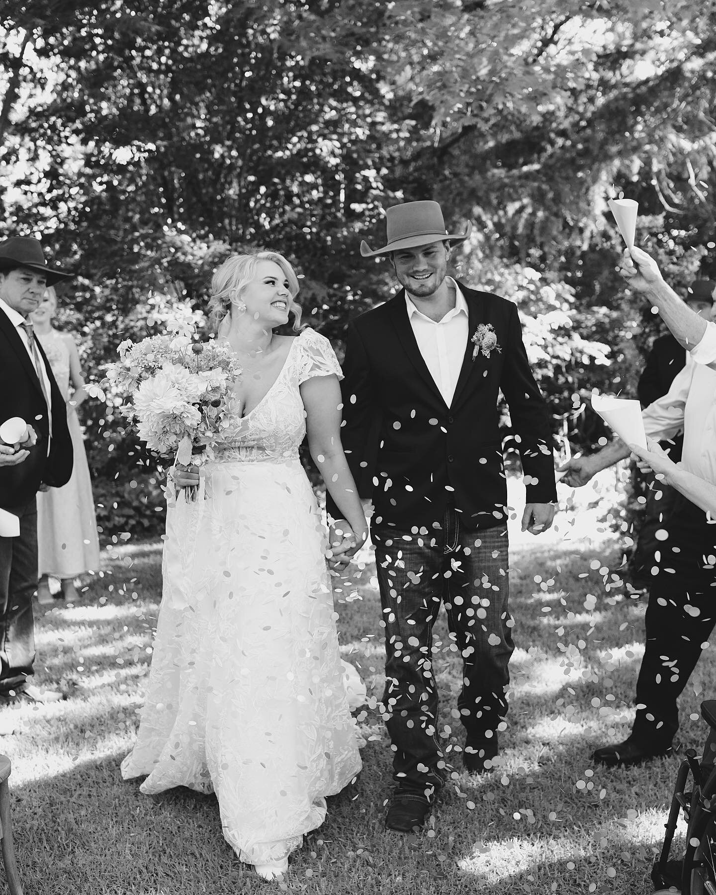 Weddings at Glenrock are our favourite 🩷

We love sharing our lovely couples special day here at Glenrock Gardens, so many beautiful memories are made within the garden grounds.

If you&rsquo;re thinking of a country garden wedding, Glenrock Gardens