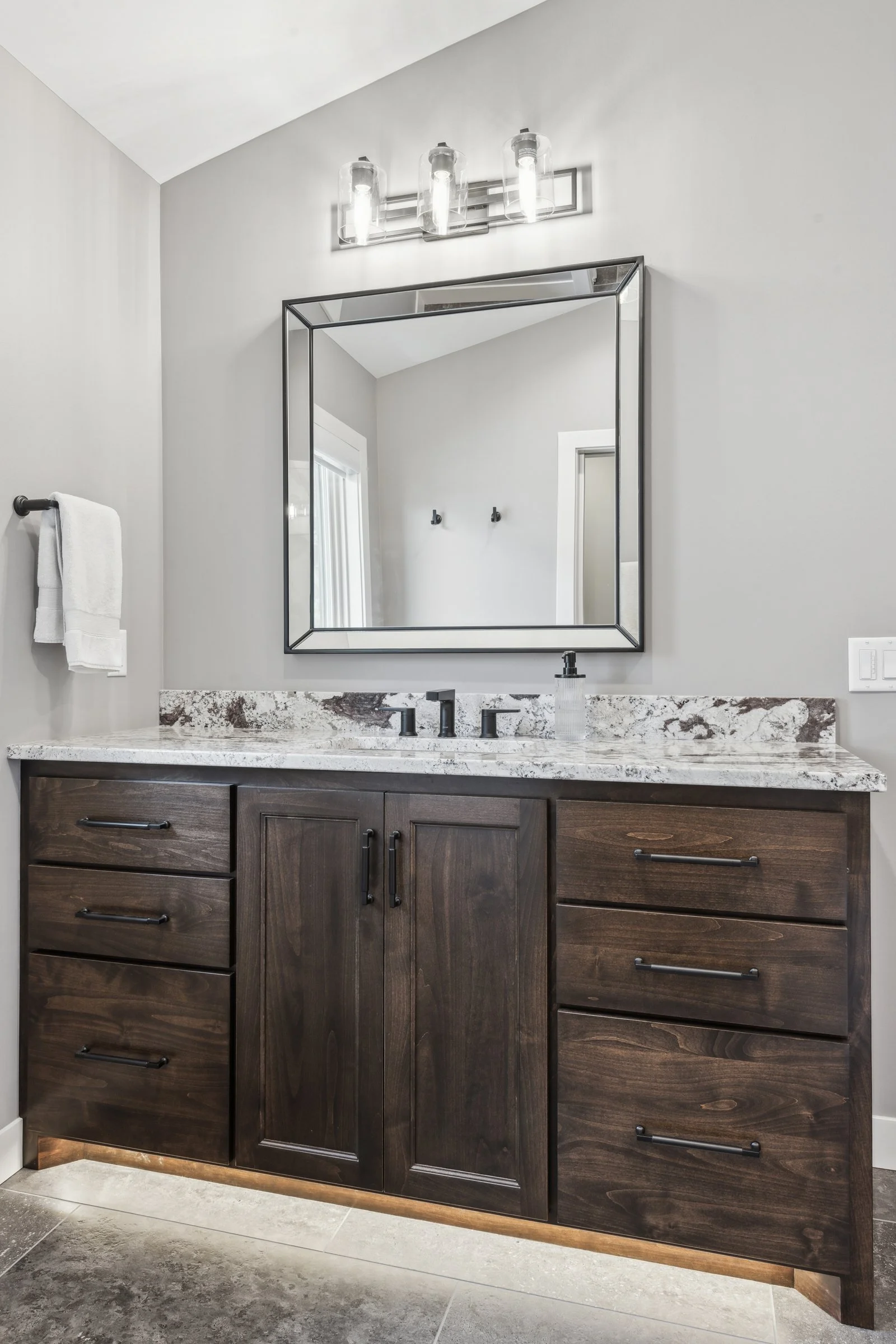 JLC Remodel + Mathews Vasek Construction - Highland Ct_025.jpg