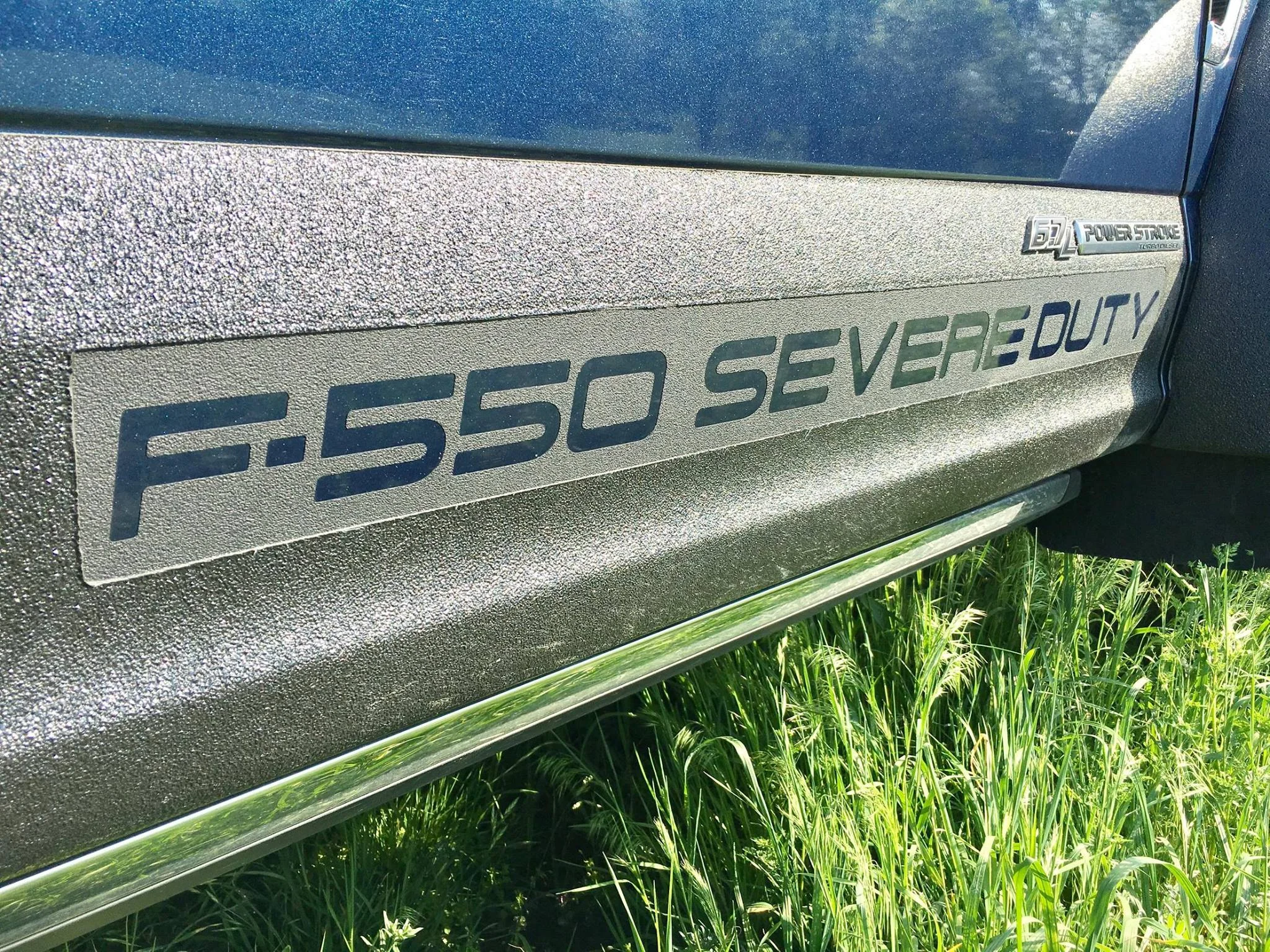 F550 Side skirt branding