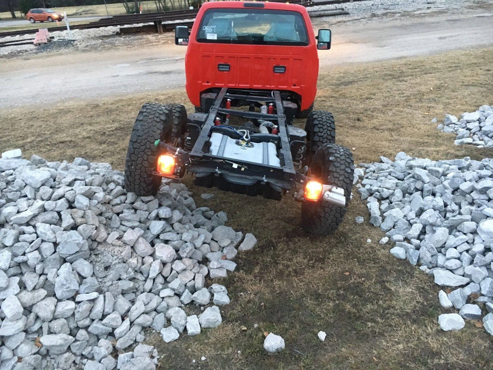 Red 6x6 Rear Axle Flexibility