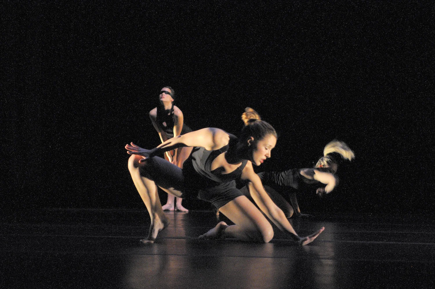 Pinata . Performed by The Stone Dance Collective and presented at CHOP SHOP: Bodies of Work 2011. Photo by Rex Tranter.