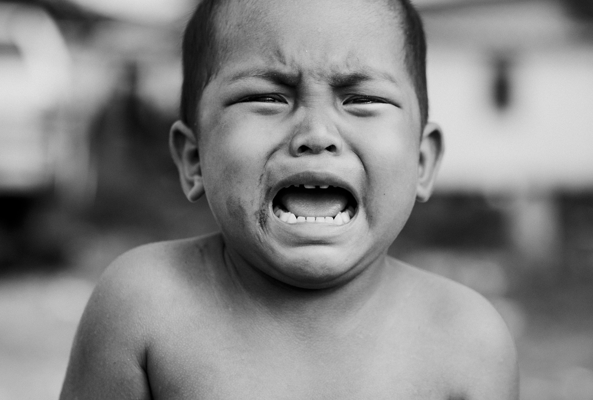 black-and-white-blur-boy-679438.jpg