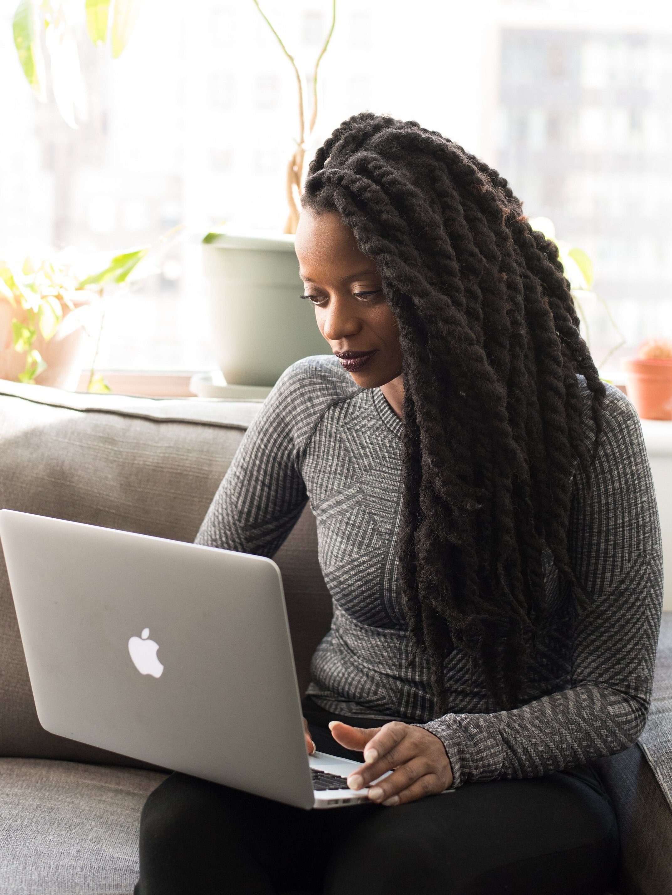 adult-apple-device-beautiful-black-girl-1181497.jpg